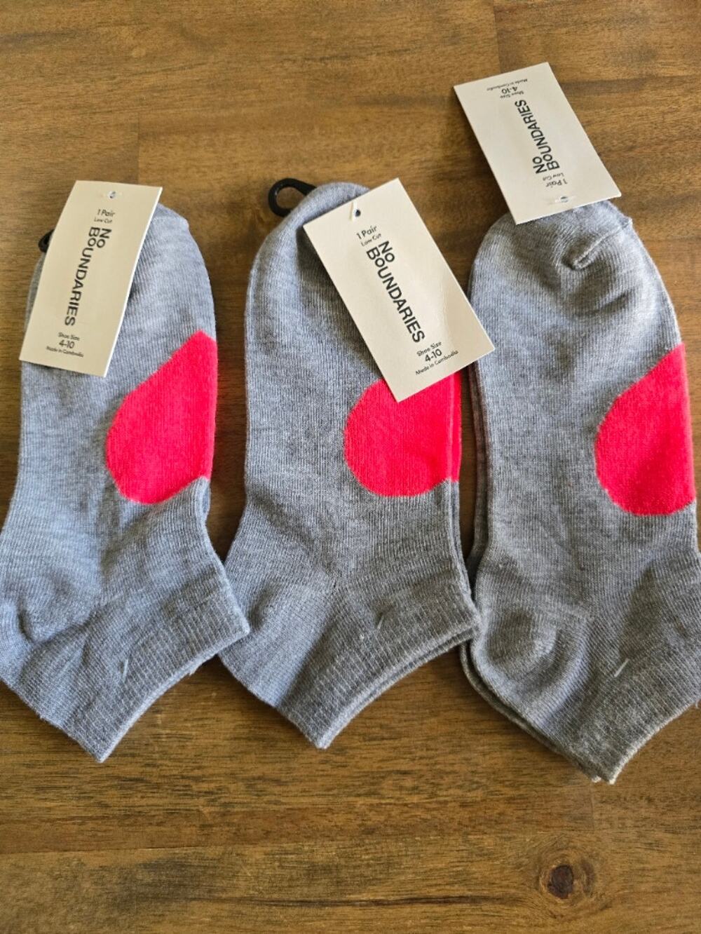 No Boundaries Women’s Ankle Socks 3-Pair Pack Grey Pink Accents Size 4-10 NWT